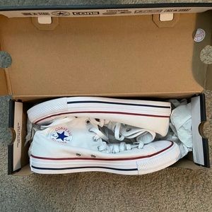 Brand New Womens 9.5 White Converse